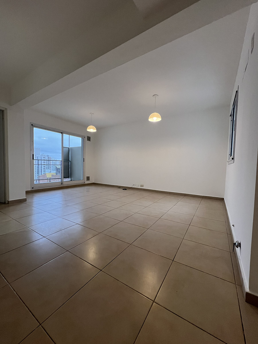 Hipólito Irigoyen 3200 -Sauce 41-